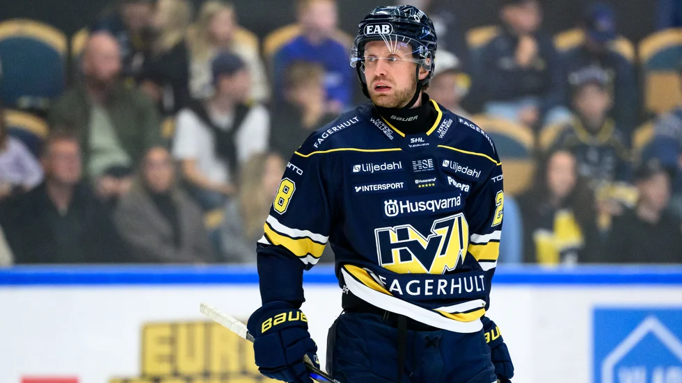 Förre LHC-backen John Nyberg i HV-tröjan.