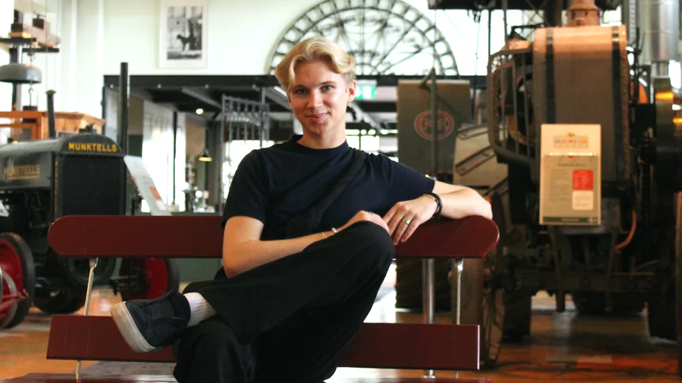 Casper Lewin, 19, från Torshälla blev headhuntad till Idol och fick en guldbiljett av juryn.
