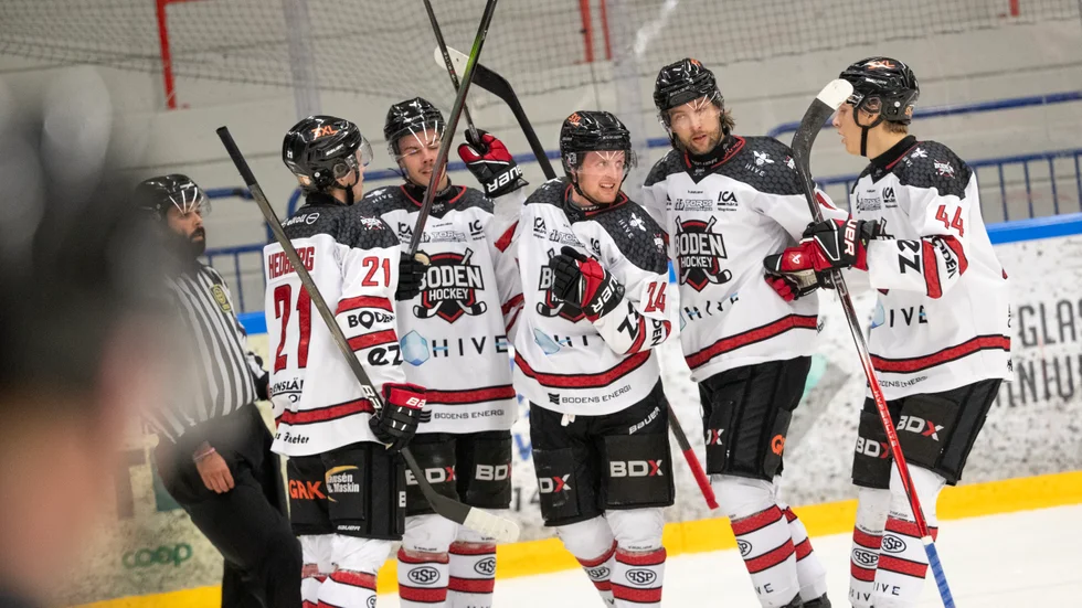 Två derbysegrar. Boden besegrade Kalix i premiären och mot Piteå blev det också en vinst.