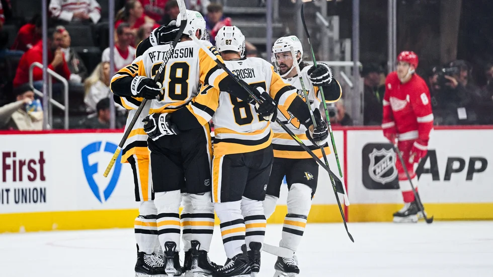 Marcus Pettersson jublar efter sitt mål i 6–3-segern mot Detroit. 