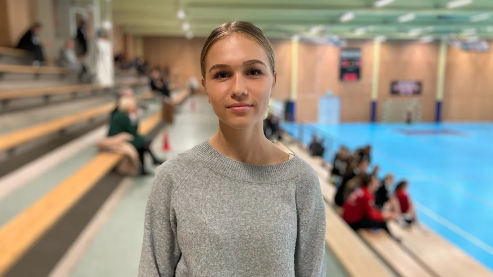 "Laget är väldigt härligt, sen är det kul att spela och vinna matcher." säger Vilma Ringenhag som började spela som målvakt, då det var roligare än att spela ute. 