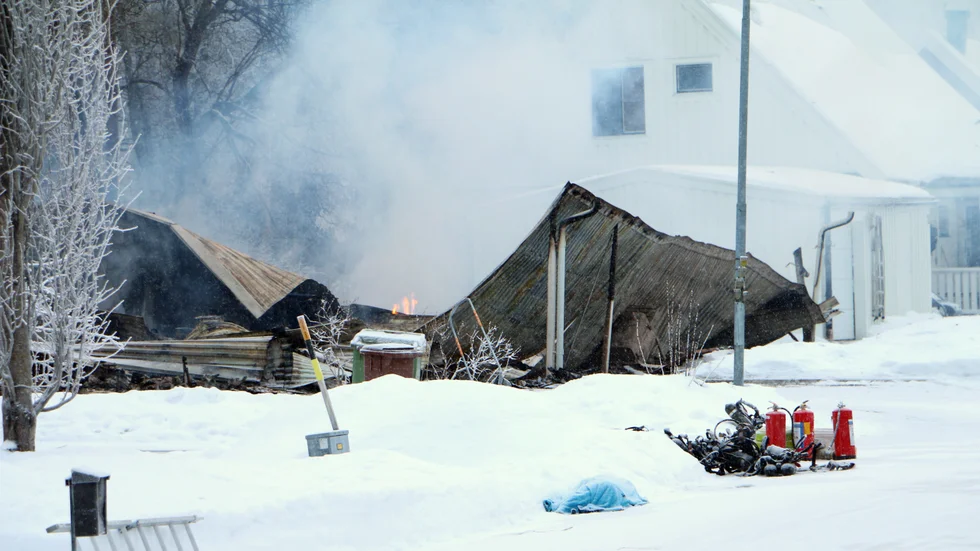 Huset totalförstördes vid branden i januari och nu döms en kvinna i 50-årsåldern till fängelse för mordbrand. (Arkivbild)