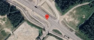 Större trafikolycka på väg 373 – stopp i ett körfält