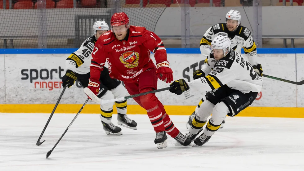 Han var inte med i bortamatchen mot Östersund förra veckan men hemma mot Västerås var Oscar Pentler med. Inom kort ska han bli pappa för första gången.