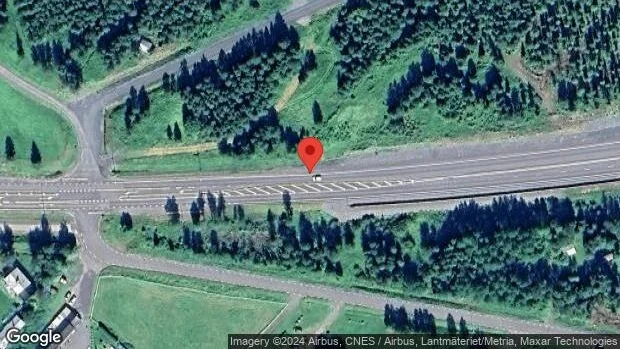 Ett körfält blockerat på grund av stillastående lastbil på E4