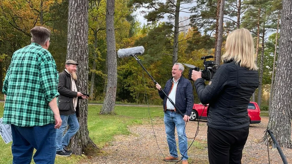 Hans Wincent, hovslagaren, TV-kändisen och entreprenören från Rumma, mellan Åtvidaberg och Valdemarsvik åkte på filmkollo för att fördjupa kunskaperna om att göra film. Han hamnade både bakom och framför kameran. 