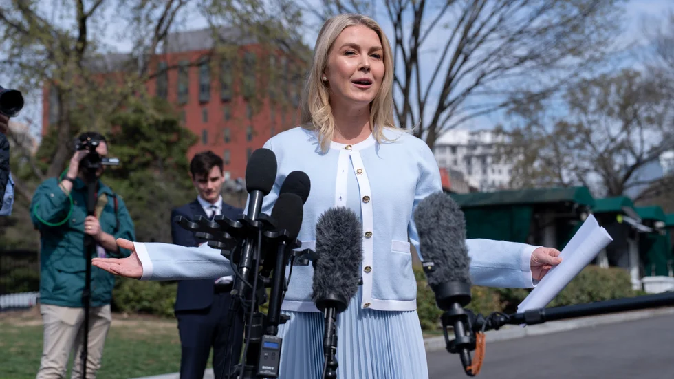 Vita husets pressekreterare Karoline Leavitt under en pressträff på torsdagen.
