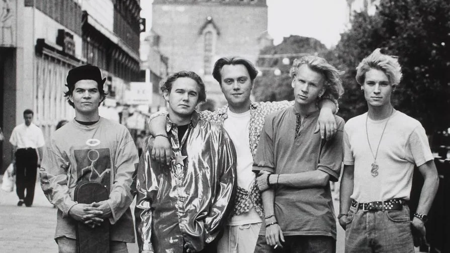 1992 fick Kent, eller Havsänglar som de hette då, skivkontrakt.