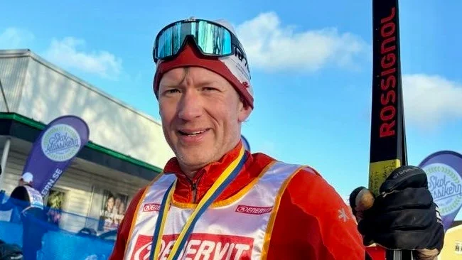 Bilden är från målgång i Engelbrektsloppet. Nu väntar 22 mil på skidor för Wille.