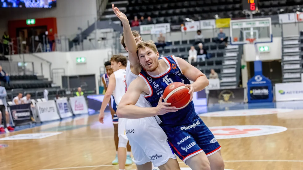 Tobias Sjöberg var stor och stark när BC Luleå krossade Uppsala.