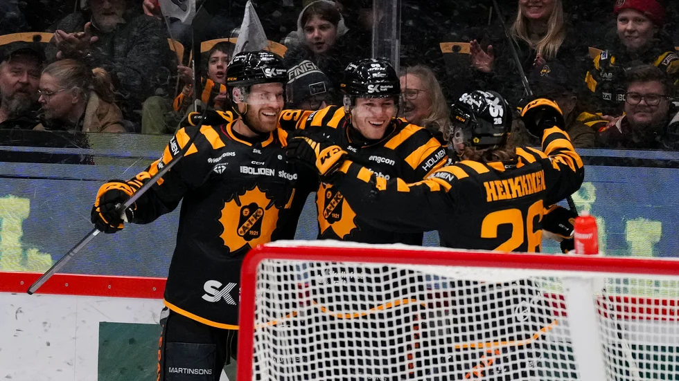 Rickard Hugg fortsätter att ösa in poäng i SHL och är nu en av hela ligans poängbästa spelare.