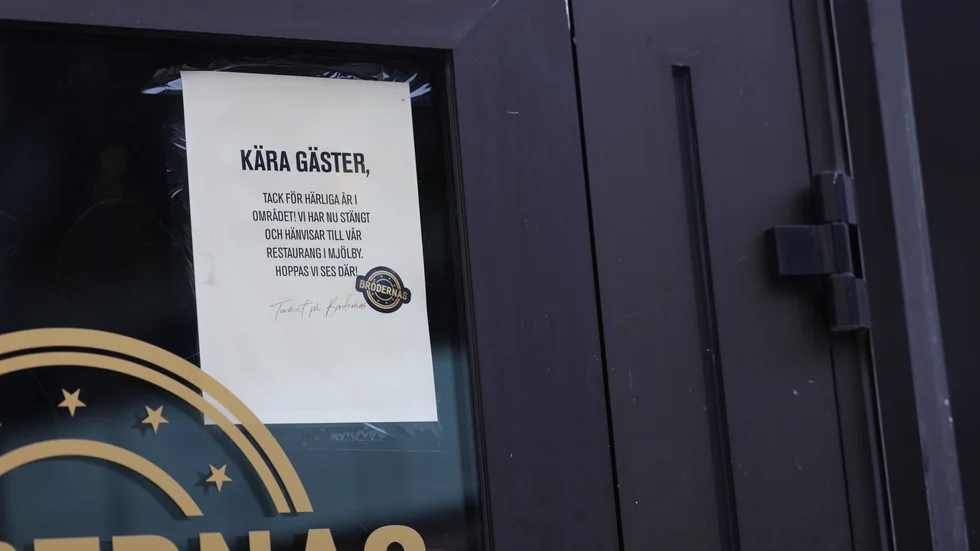 På dörren till restaurangen i Linköping sitter en lapp där kedjan tackar för sig och hänvisar till deras andra restauranger. Den närmaste ligger i Mjölby.