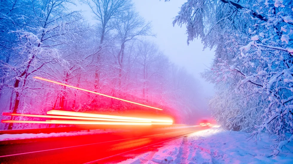 Hur ska du köra för att komma fram säkert i vinter? Tidningen har med hjälp av trafikpolisen Calle Ekberg tagit fram tips på vad du bör tänka på.