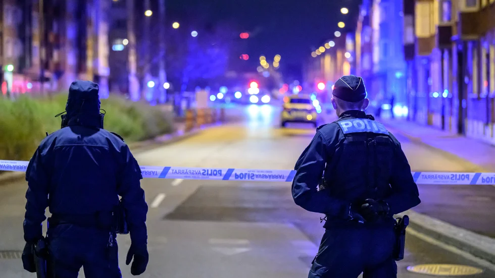 Tydliggöra. En arbetsgrupp inom Polisen ska se över regelverket för hur uniformen får användas utanför tjänst.