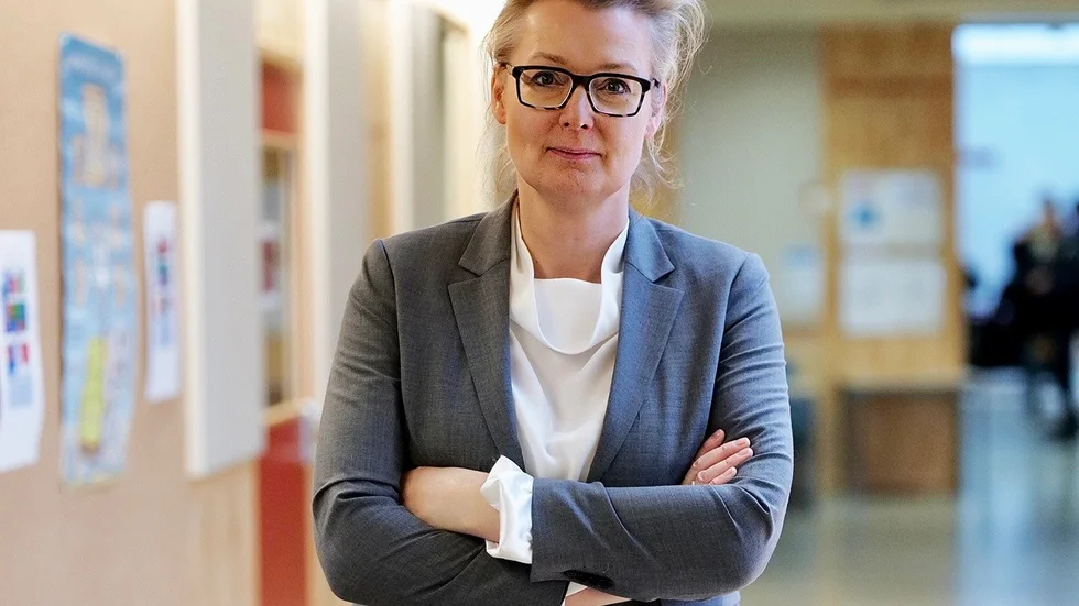 "Jag förstår att det är tungt för elever och personal när en skolbyggnad inte längre ska användas, att vi inte längre kan ha halvfulla undervisningsgrupper eller att verksamheter till och med måste avvecklas helt", skriver barn och utbildningsförvaltningens chef Lina Axelsson Kihlblom.