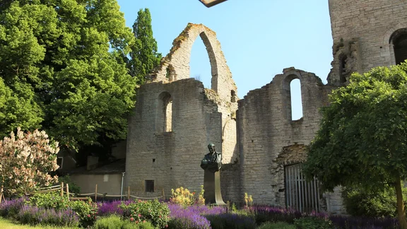 Besök platserna som berättar Gotlands spännande historia