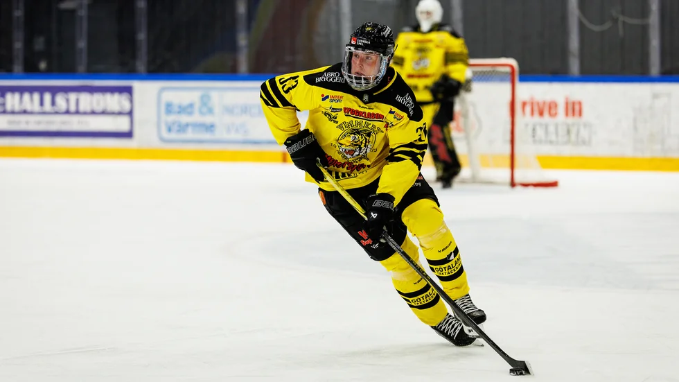 VH:s forward Carl Sjöberg lånas ut tillsvidare. 
