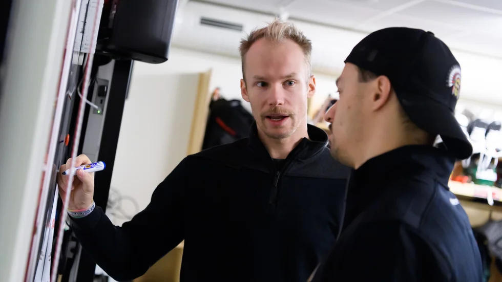 Johan Lundskog var assisterande tränare i Frölunda som vann SM-guld 2019, men de senaste åren har har han varit verksam i Tyskland och Schweiz. 