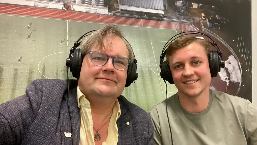 Radiosnack. David Lantz är assisterande tränare i Motala AIF:s fotbollslag i division 2. Han är denna veckas gäst i podden Sportsnack. Vi pratar om 99-laget han blev svensk mästare med och Maif och Motalafotbollen nu.