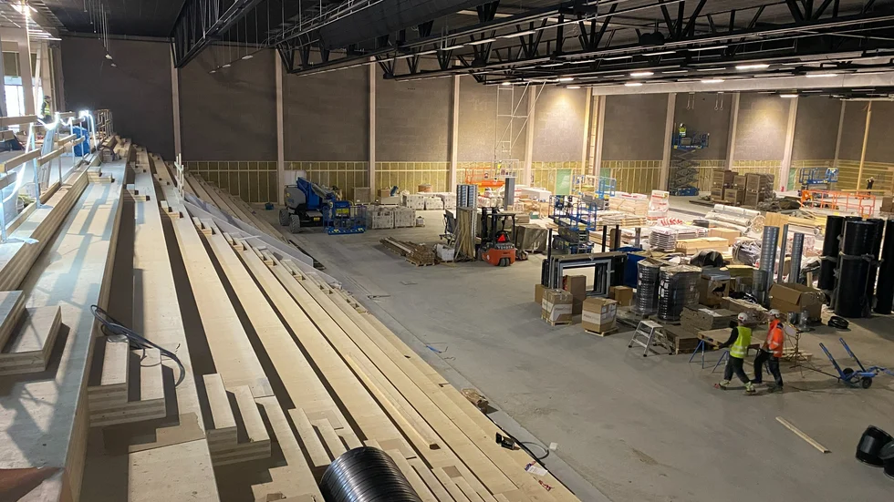 Larslunda arena tas i bruk kring den 25 augusti. I den vevan är planen att en publikdragande innebandymatch ska spelas här.