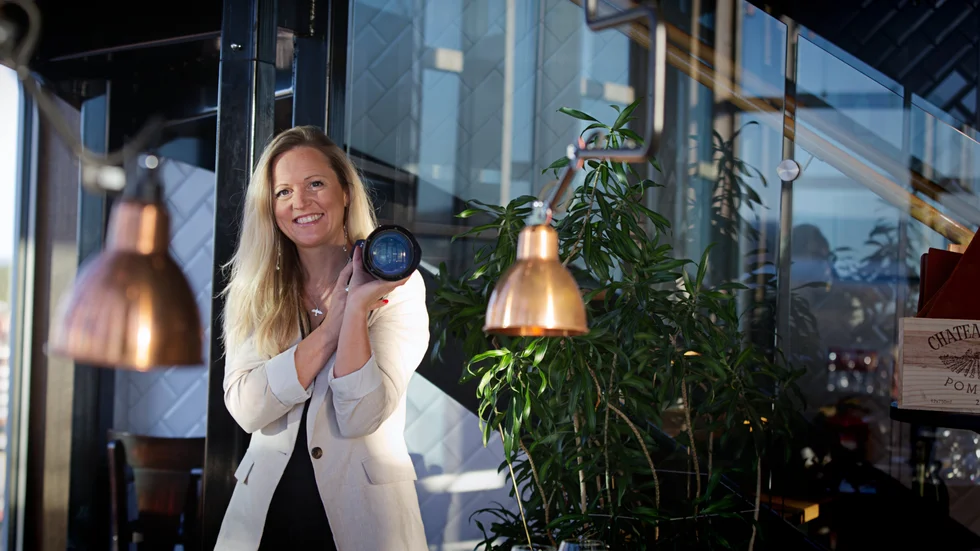 Från lågstadielärare till egenföretagare på tre år. Sara Lundberg vågar följa med dit livet bär. "Jag tycker det är så utvecklande att få lära mig nytt", säger hon.