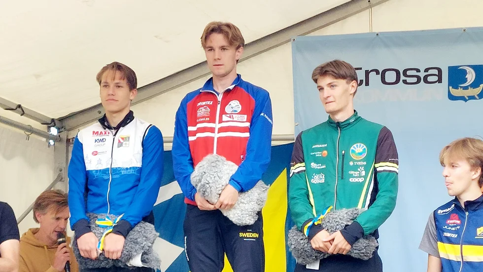 Odin Ek (till vänster), guldmedaljören Hannes Mogensen, trean Svante Selin samt fyran Isak Eskilsson. 
