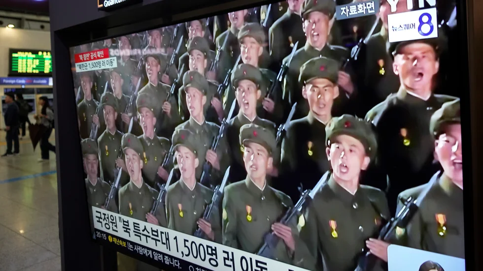 Nordkoreanska soldater i en nyhetssändning i sydkoreansk tv. Arkivbild.