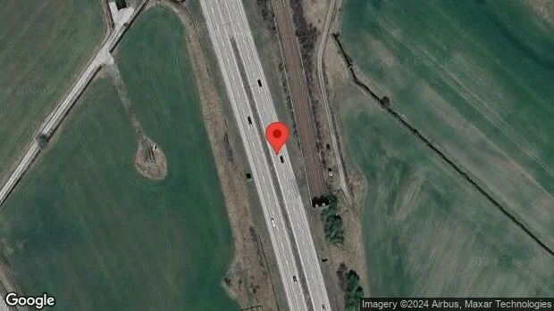 Stopp i ett körfält på grund av stillastående personbil på E4