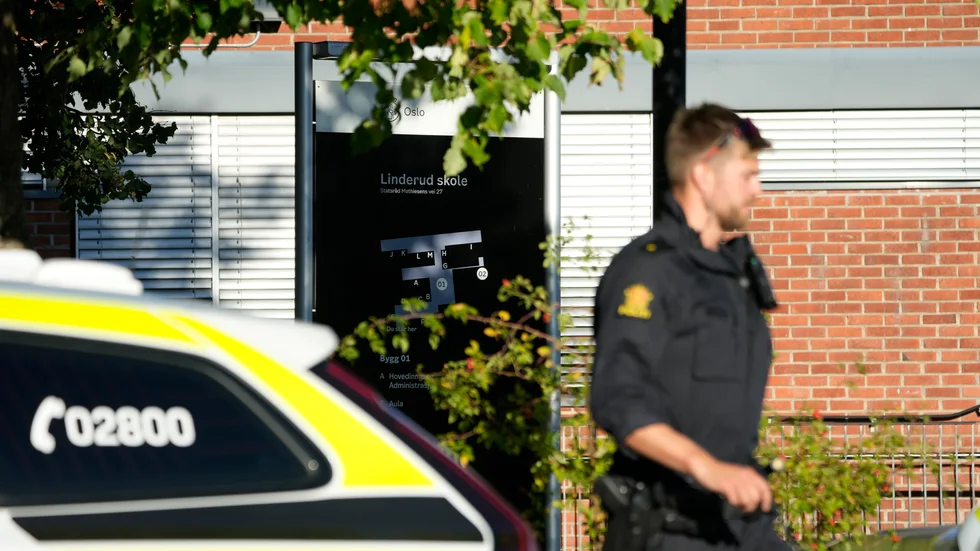 Polisen larmades till Linderud skole i Oslo på onsdagen.