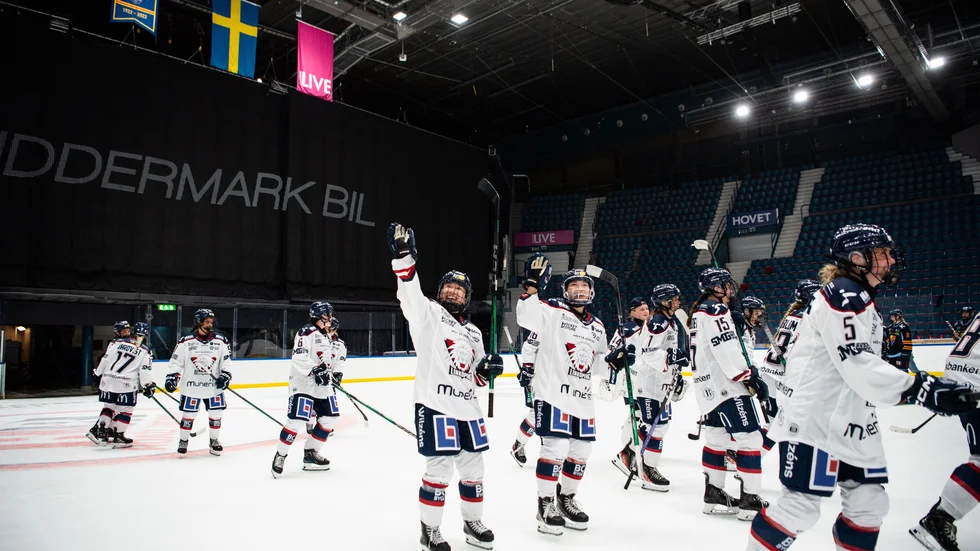 LHC-spelarna jublar efter straffsegern mot Djurgården.