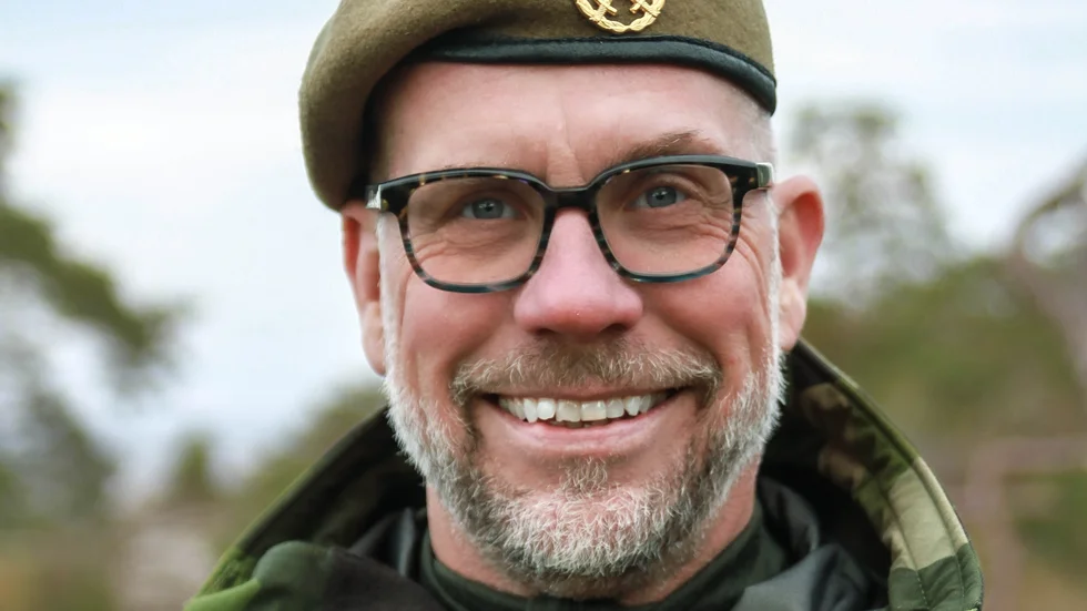 Thomas Sandelius arbetar som fastighetsmäklare men är också plutonchef inom 32:a hemvärnsbataljonen.