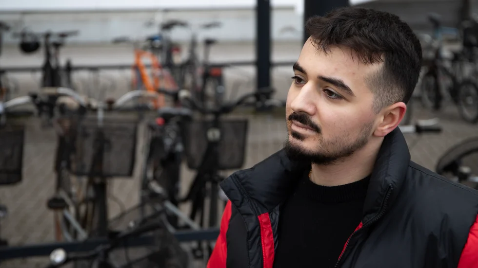 David Akbulut köpte en elcykel när han flyttade till ön. Cykeln blev han sedan av med – två gånger.