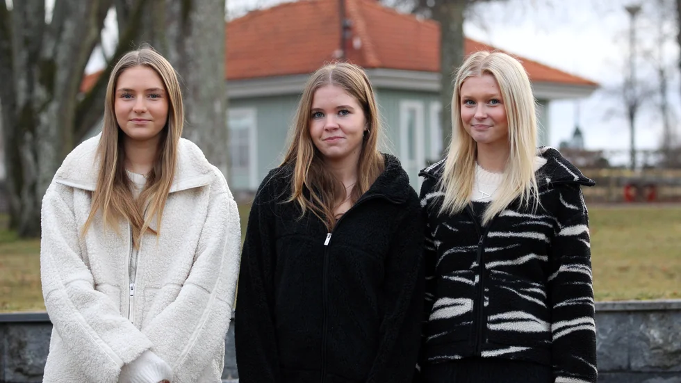 Stina Hestholm, Ines Liffner, Alice Elb. Tre tjejer som på varsitt håll ska fortsätta sina respektive fotbollssatsningar.