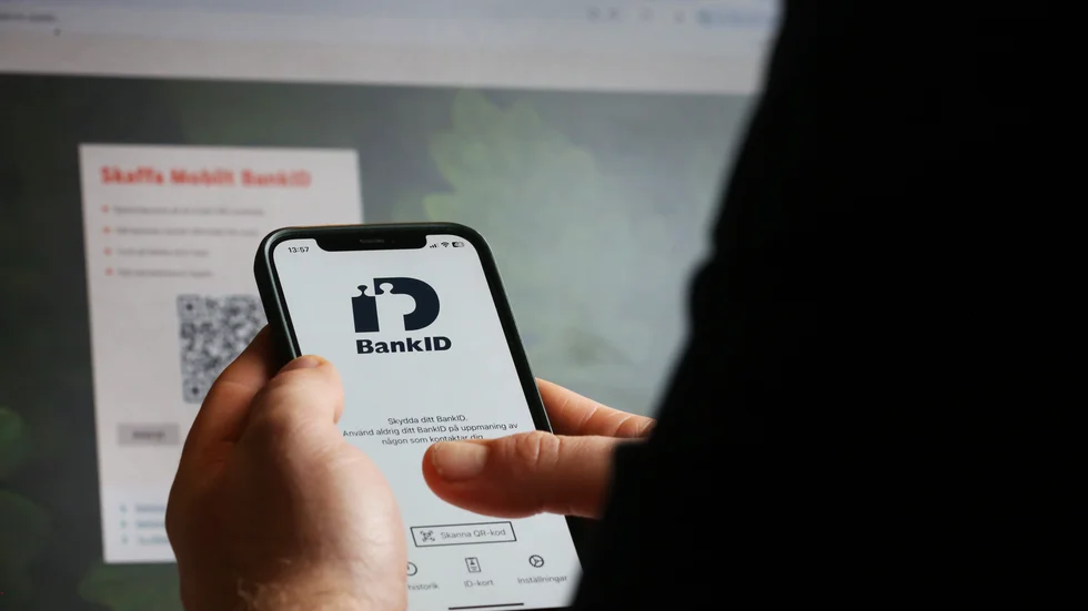 Skribenten vill att Bank-id på kort ska fortsätta finnas.