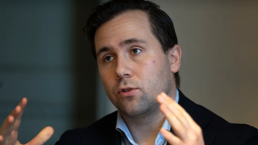 Bistånds- och utrikeshandelsminister Benjamin Dousa (M) fick söka skydd under sitt Kievbesök. Arkivbild.