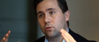 Ministern fick sova i skyddsrum: "Terrorstat"