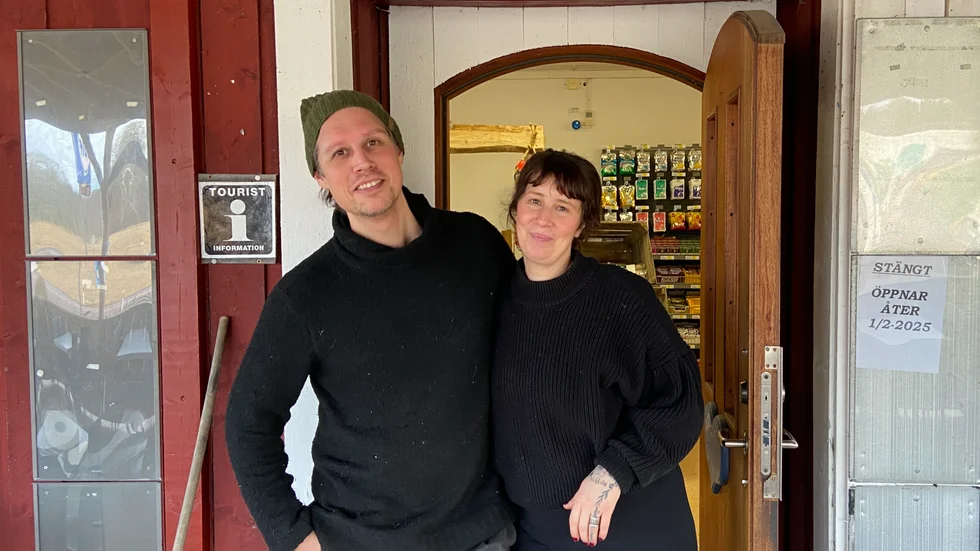 "Det finns ett sug efter och ett behov av den här butiken", anser makarna Johnny och Isabella Zetterlind som driver Aspö handel.