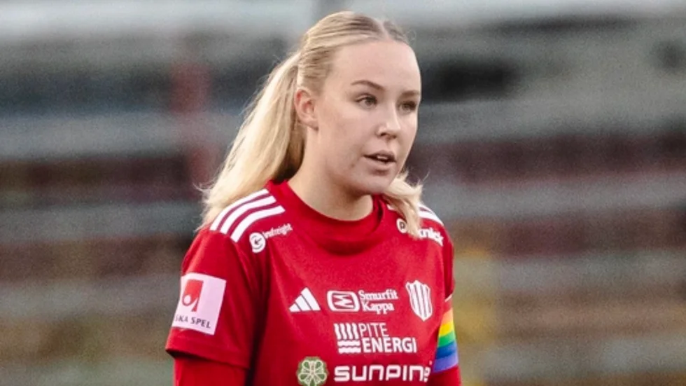 Thea Eriksson slutar med fotbollen, bara 18 år ung (fyller 19 i maj). 