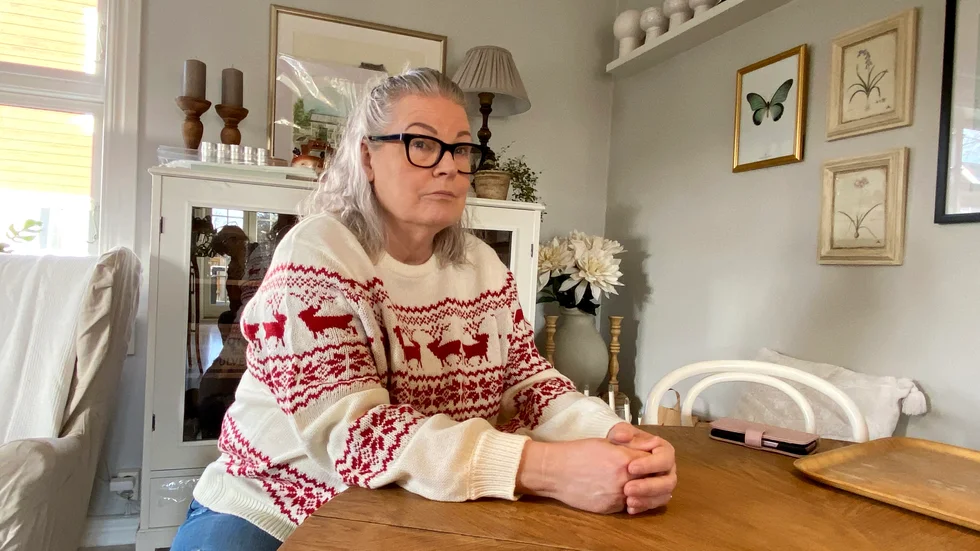 Susanne Kastbom drabbades av bröstcancer våren 2021. Hon saknade rehab-möjligheter från vården, efter att hon var färdigbehandlad. Men genom att bygga ett växthus med verksamhet, har hon nu insett att hon löste sin rehab på egen hand.