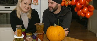 Sanna och Johan rustar för kris: ”Vattnet är viktigast”