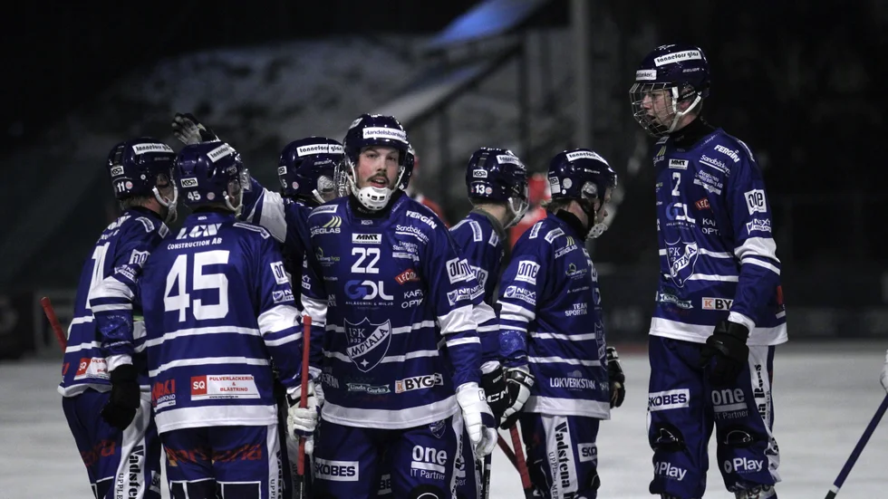 IFK Motala har tio raka segrar efter sommaren. Nu väntar svåraste uppgiften hittills, tidigt toppmöte i ettan med Målilla Goif. Söndag klockan 13.15 hemma i Motala.