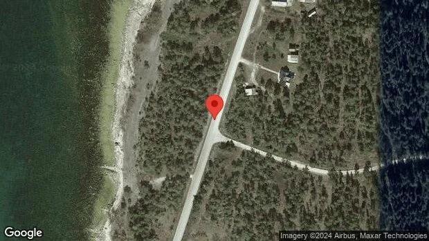 Problem i trafiken efter nedfallna träd på väg 690