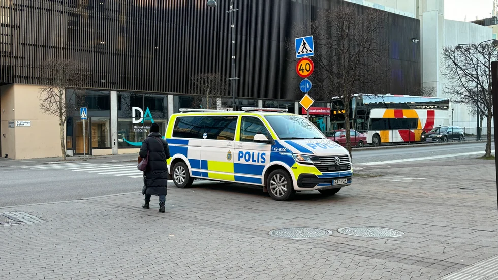 Larm om bråk på Drottninggatan. 