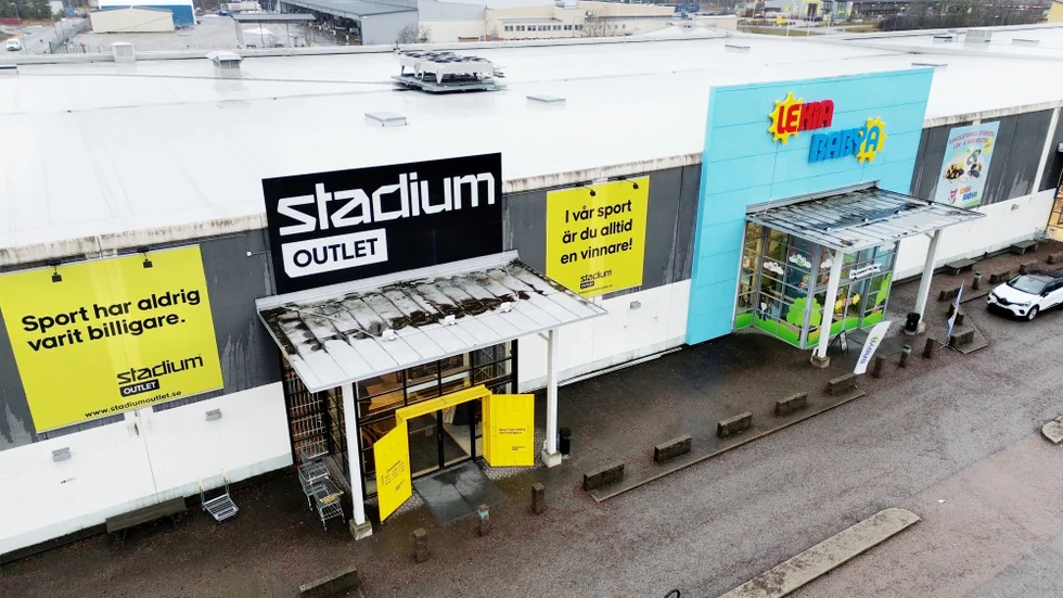 Stadium har en outletbutik i Folkesta handelsområde i Eskilstuna.
