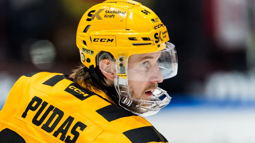 ”Det gäller att vi hanterar det här och nu får vi visa vilken karaktär vi har i laget. Vi testas som grupp nu”, säger Jonathan Pudas.