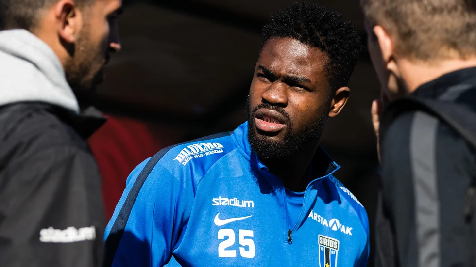 Abdul Razak lämnar Sirius. 