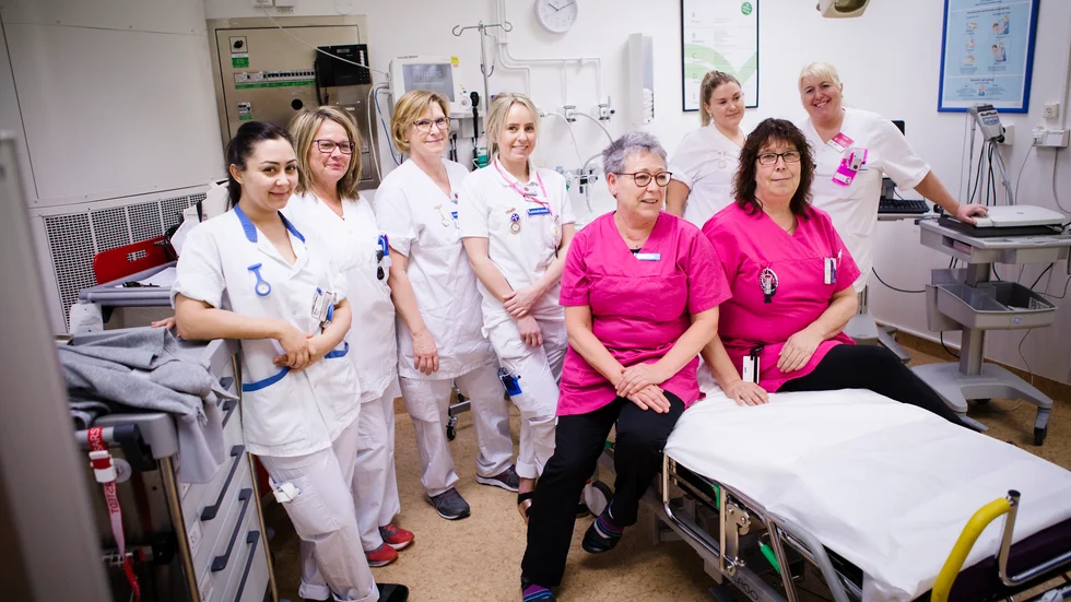 Aleksandra Kostic, Kristina Goretti, Pia Karlsson, Alice Hellgren, Cicci Skog, Thessa Wåhlberg, Cathrine Wall och Åsa Forsström finns där för andra under julhelgen.