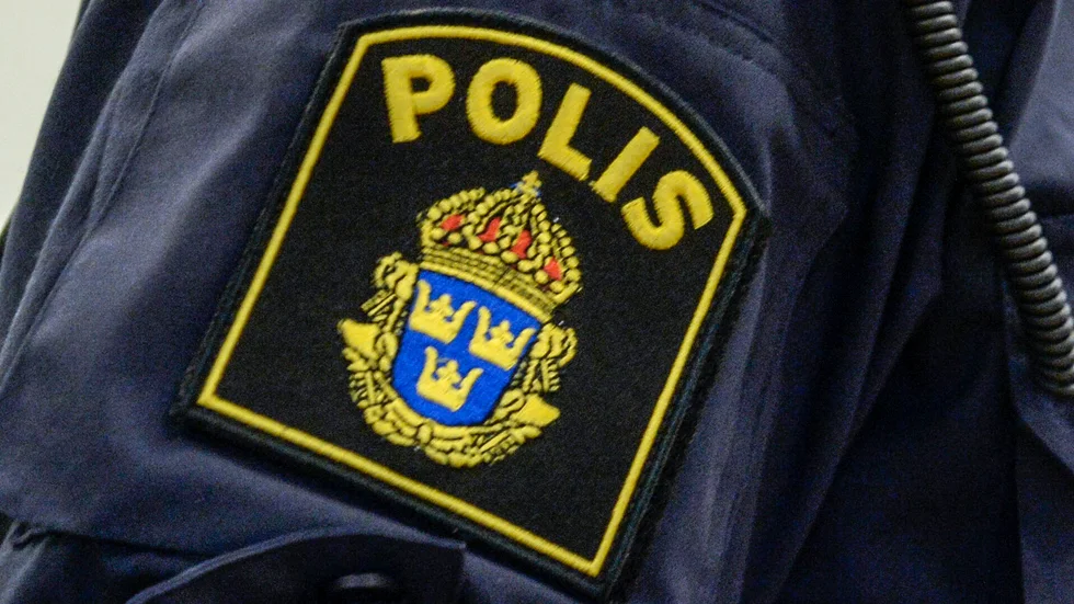 Polisen har gripit tre personer som är misstänkta för grovt narkotikabrott.