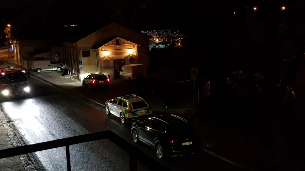 Explosionen på en parkering utanför Birger Jarl väckte Oskar Areskog, som bor precis i närheten.