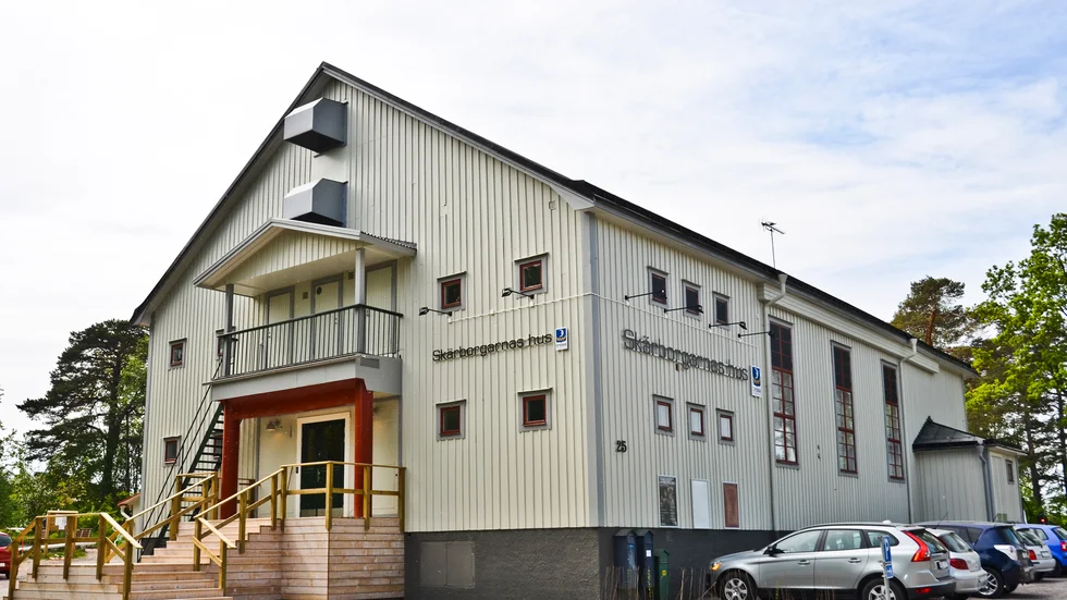 Kommunen köpte fastigheten av Folkets hus-föreningen 2016, och döpte om den till Skärborgarnas hus.